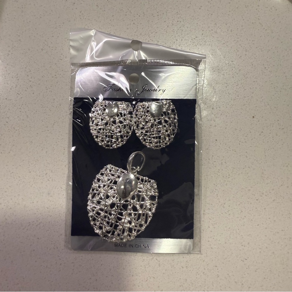 Elegant Silver Plated Jewelry Set